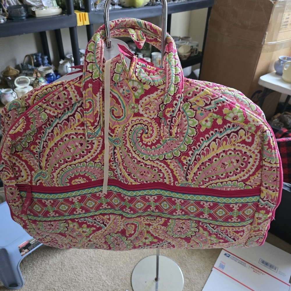 Retired Vera Bradley  Capri Melon garment bag. Like new